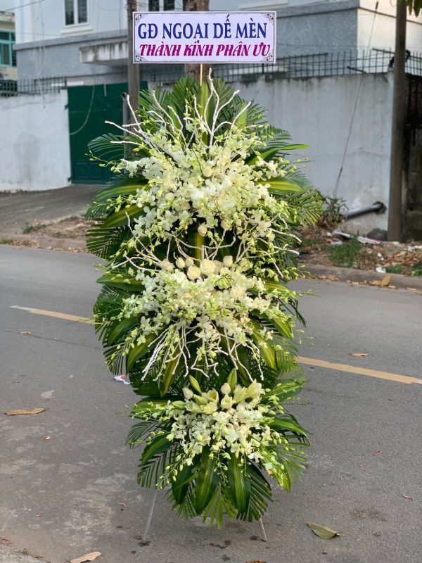 vòng hoa đám tang nha trang